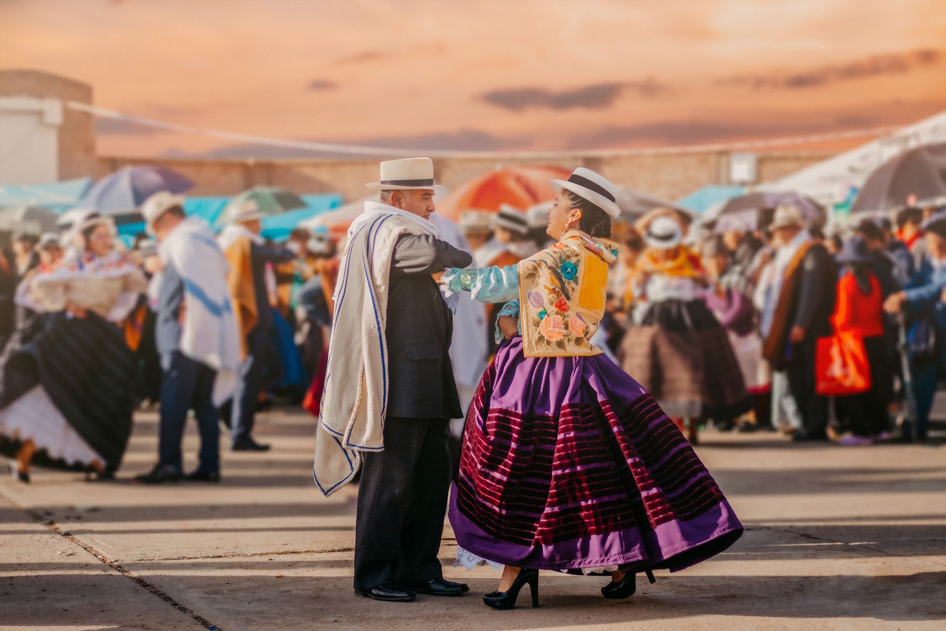 El Fascinante Mundo de los Trajes Típicos